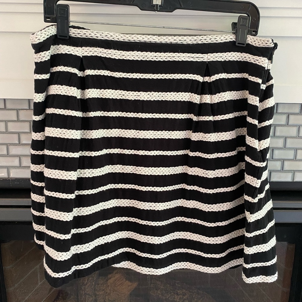 Max Studio stretch a-line short skirt in black with ivory braided stripes